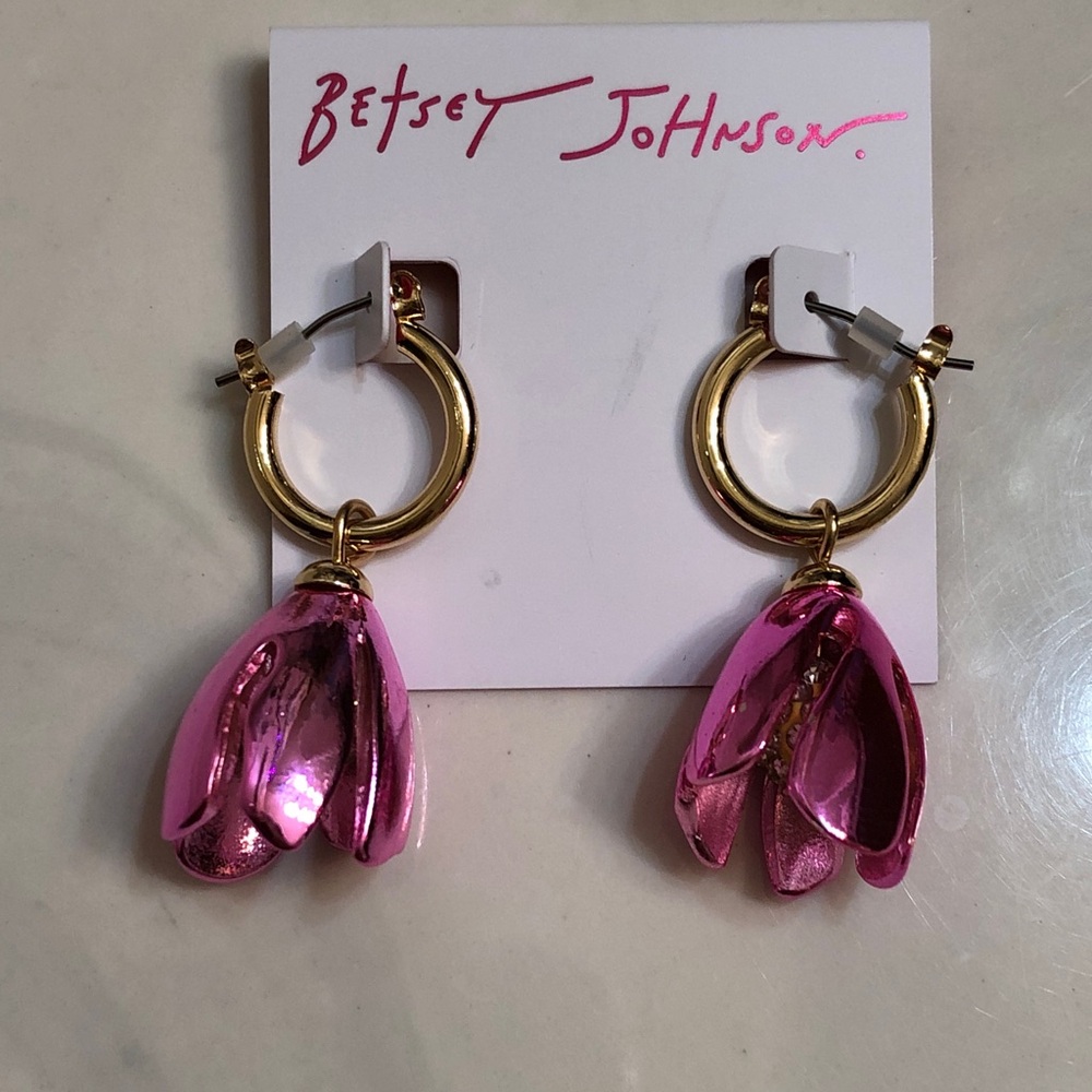 Betsey Johnson Garden Glam Gold Tone Huggie Hoop Earrings Pink Tulip Charm NWT